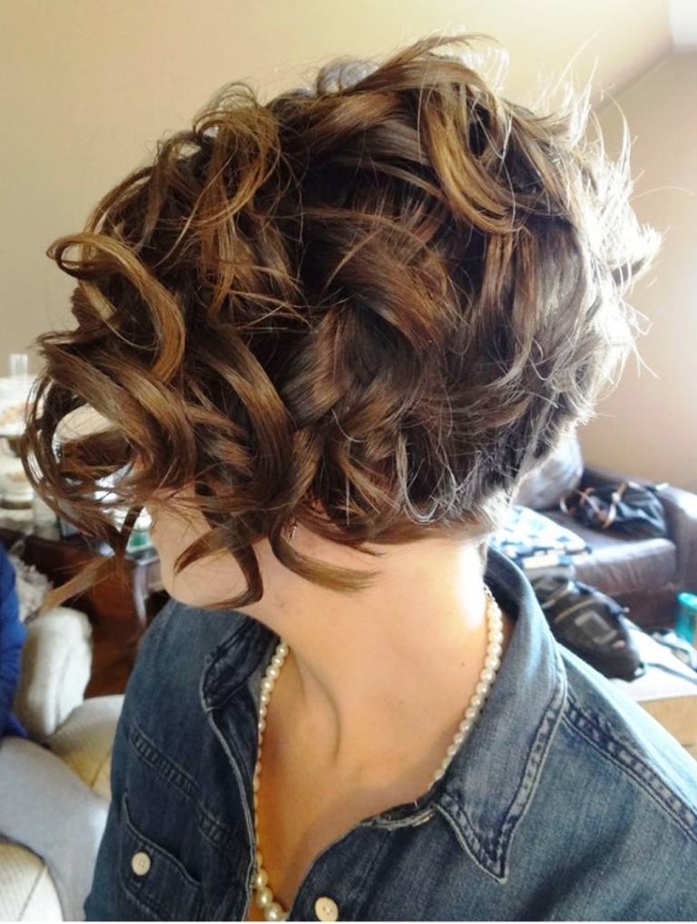 Latest Short Curly Hairstyles Ideas For Women 2019 33